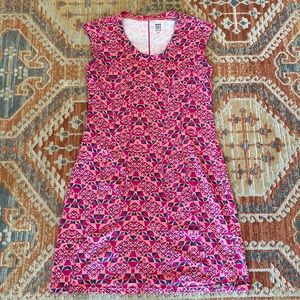 Title nine gorgeous women’s medium pink and gray patterned dress, stretchy